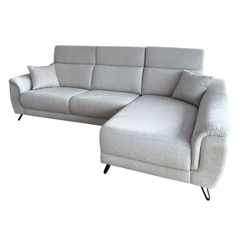 Sofá Cuba 3 Lugares + Chaise Direita Tecido Babel Sand c_ 2 Almofadas Decorativas